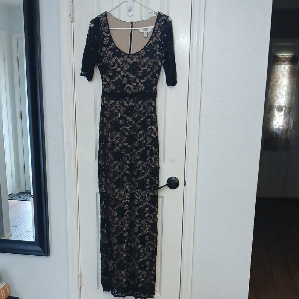 Belle Badgley Mischka Elegant Black Lace Evening Gown
